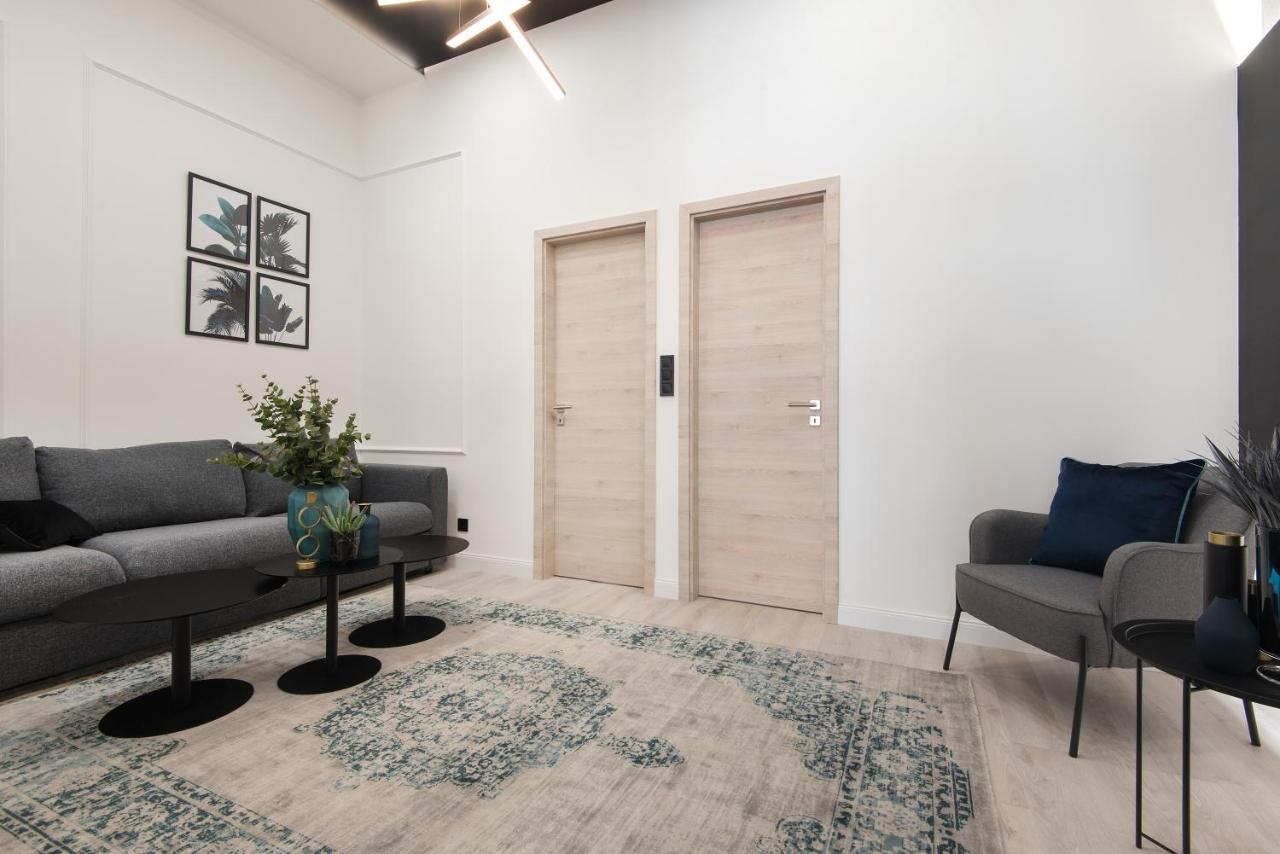 Hollo 3 Bedroom Downtown Apartment — Photos 3