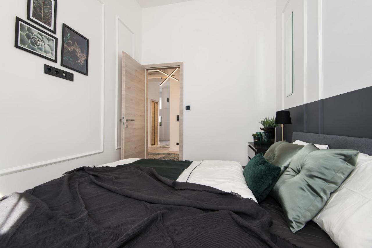 Hollo 3 Bedroom Downtown Apartment — Photos 2